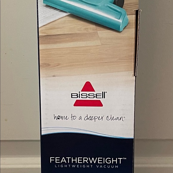 Bissell featherweight bagless stick vacuum - Picture 4 of 4